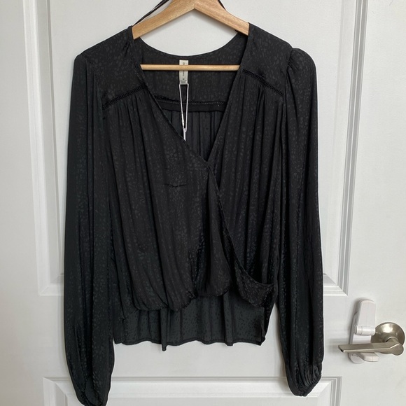 NWT Gentle Fawn Blouse 🖤 - Picture 1 of 7